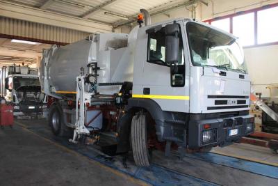 Boscato Trucks offre diversi servizi ai suoi clienti, lavorando ogni giorno con impegno e professionalità.